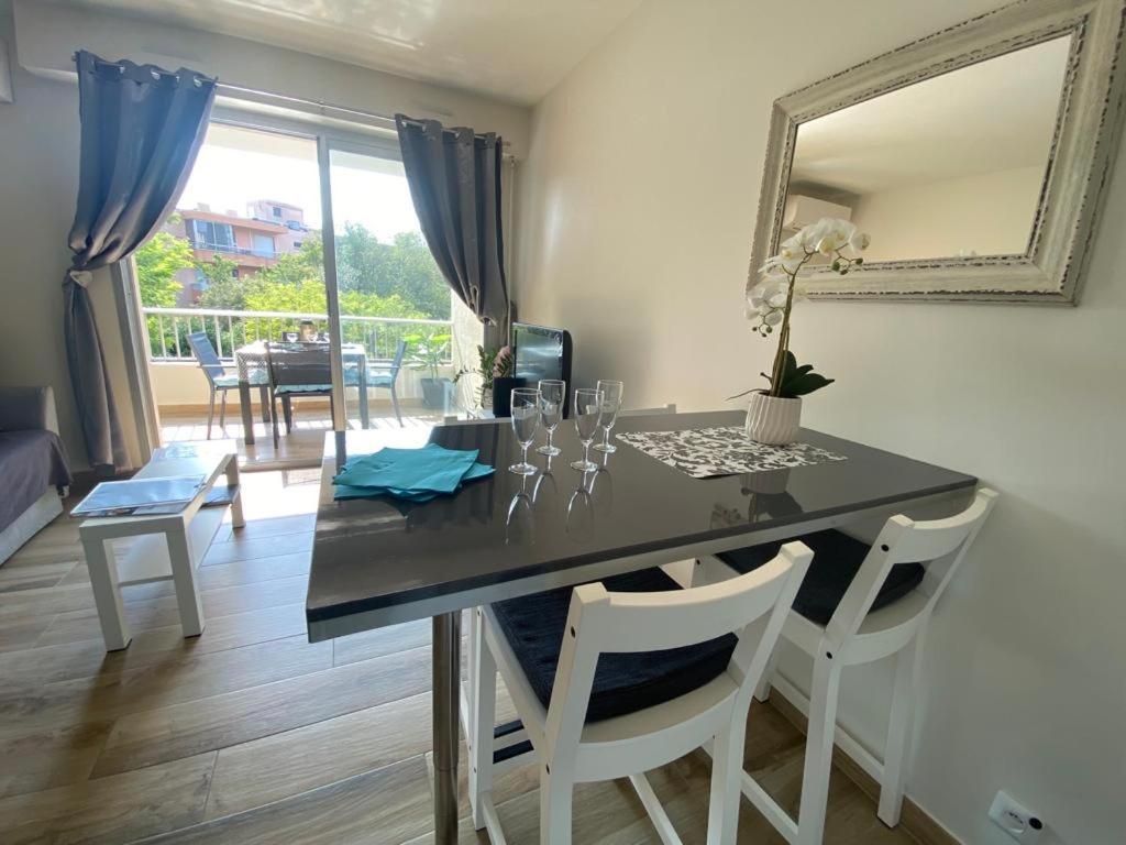 Proche Centre Sanary Studio Climatise 4 Personnes Exterior photo